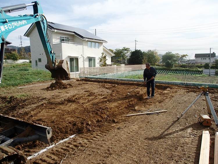 基礎工事スタート