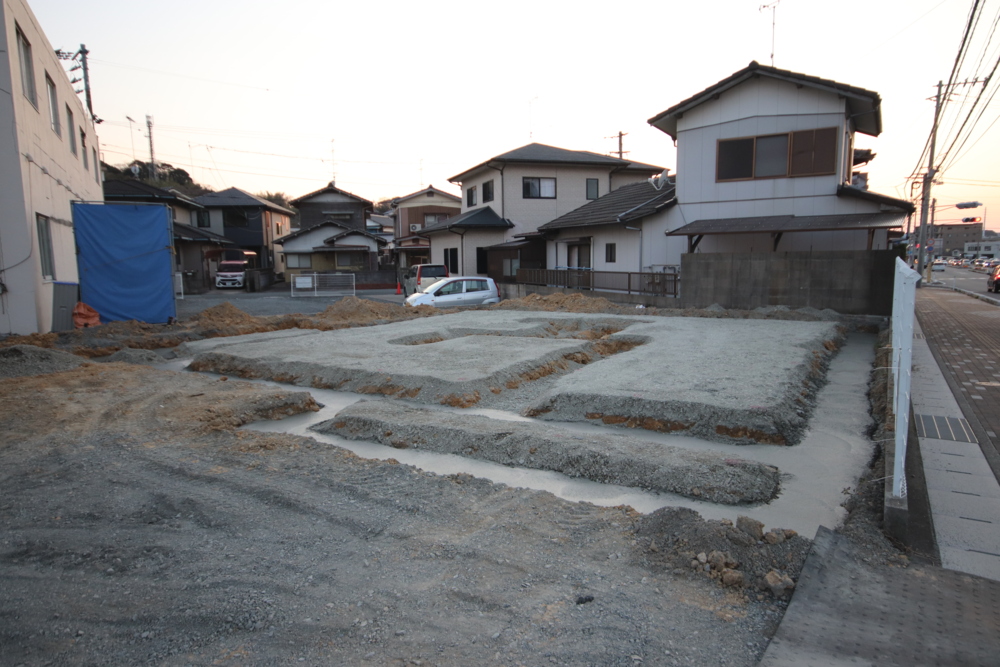 砕石敷き・防湿シート